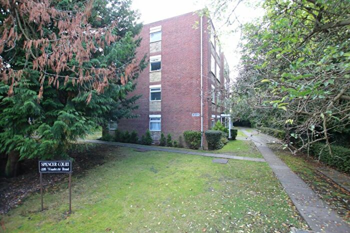 3 Bedroom Flat To Rent In Woodcote Road, Wallington, SM6