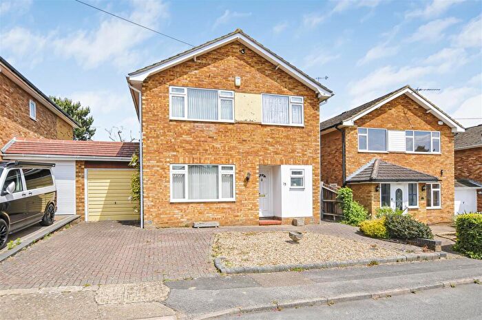 3 Bedroom Detached House For Sale In Larch Avenue, Bricket Wood, St. Albans, AL2