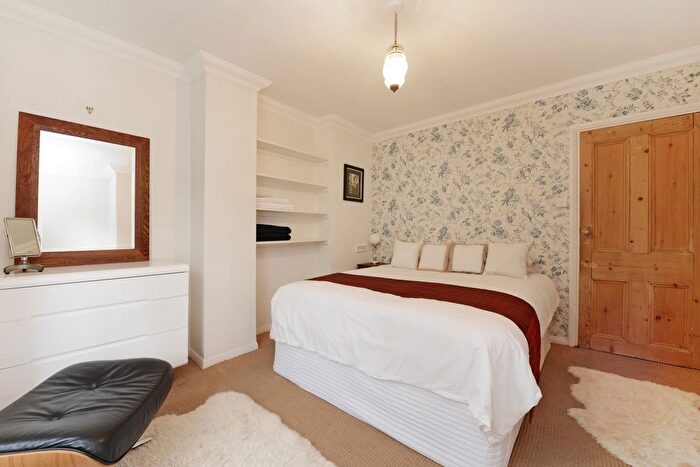 1 Bedroom Flat To Rent In Offord Road, London, N1