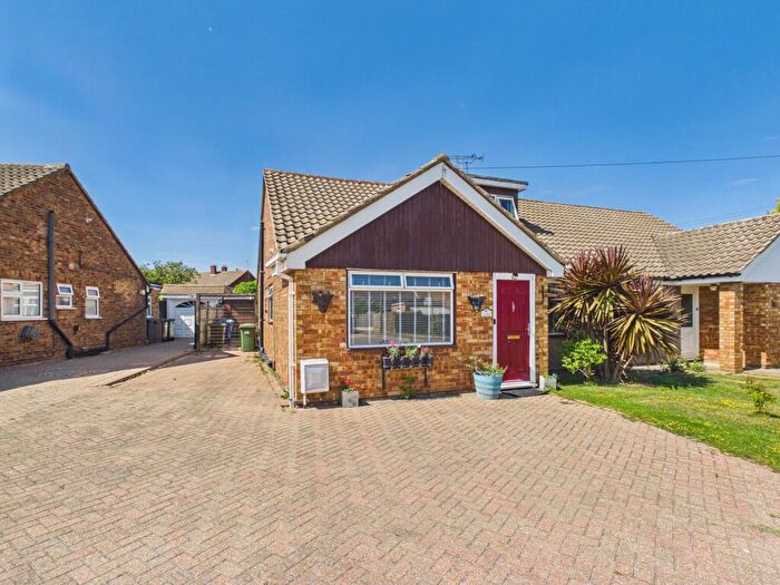 4 Bedroom Semi-Detached Bungalow For Sale In Andersons, Stanford-Le-Hope, SS17