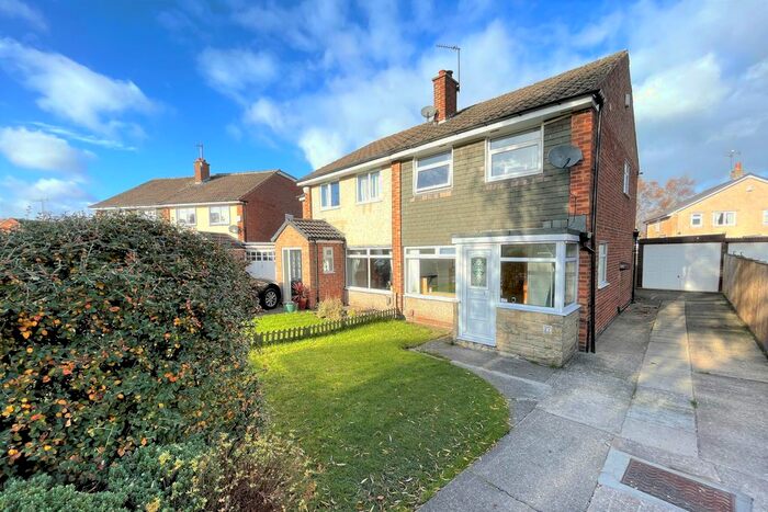 3 Bedroom Property To Rent In Longwood Close, Leeds, West Yorkshire LS17