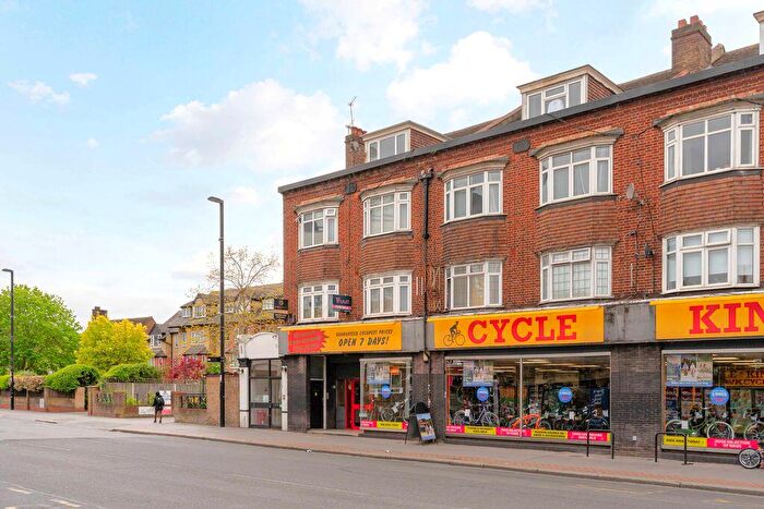 2 Bedroom Flat For Sale In Brighton Road, South Croydon, CR2