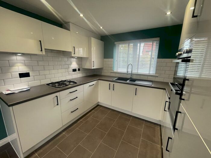 3 Bedroom House To Rent In Sandyfields Lane, Colden Common, Winchester, SO21