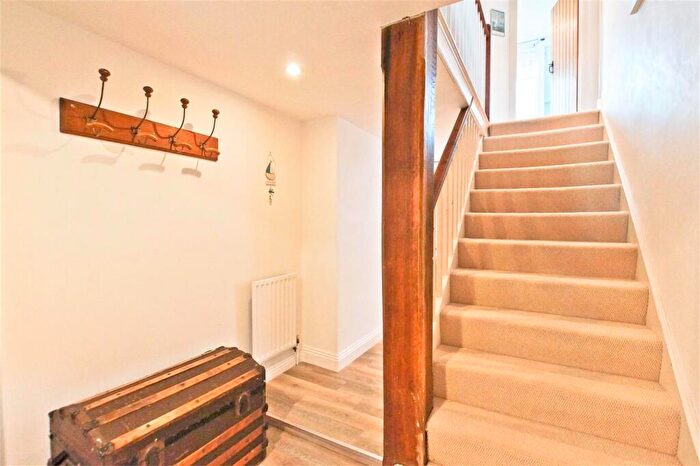 2 Bedroom Cottage To Rent In Walton Lane, Bosham, PO18