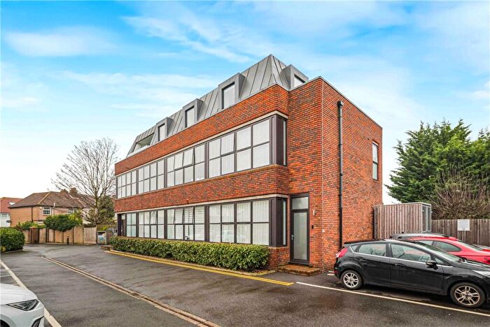 2 Bedroom Flat For Sale In Elmcroft Road, Orpington, Kent, BR6