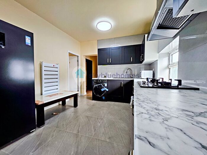 6 Bedroom End Of Terrace House To Rent In Brentwood Road, Leicester, LE2