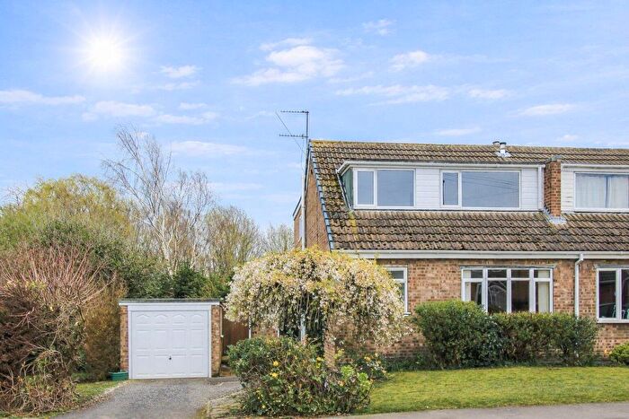 4 Bedroom Semi Detached Bungalow For Sale In Fishponds Drive, Crigglestone, Wakefield, WF4