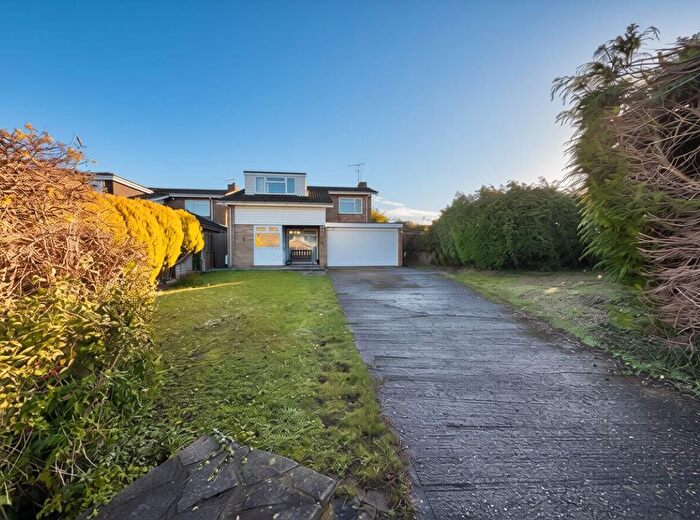 4 Bedroom Detached House For Sale In Washbrook Close, Barton-Le-Clay, MK45