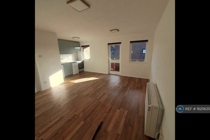 Studio To Rent In Cleve Court, Bristol, BS8