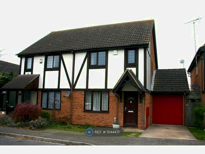 3 Bedroom Semi-Detached House To Rent In Martingale Close, Cambridge, CB4