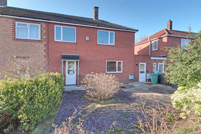 3 Bedroom Semi-Detached House For Sale In Elmgrove Road, Hucclecote, Gloucester, GL3