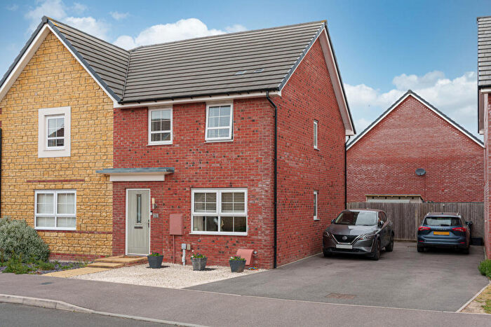 3 Bedroom Semi-Detached House For Sale In Mays Drive, Westbury, BA13