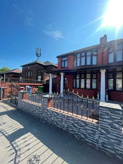 3 Bedroom Semi-Detached House To Rent In Kingsway, Manchester, M19