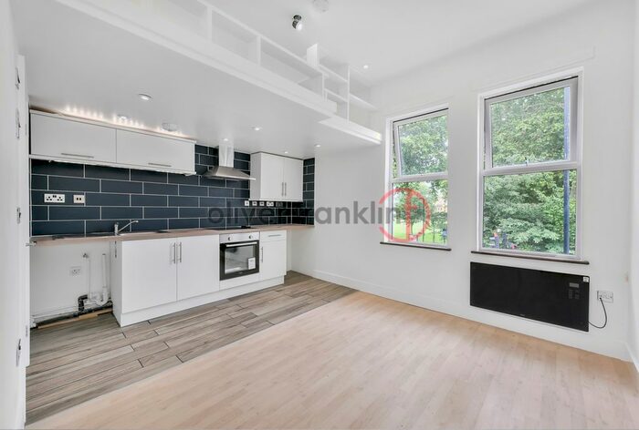 Studio To Rent In Chatsworth Road, Hackney, E5