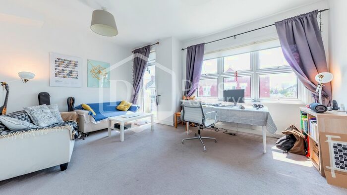 1 Bedroom Flat To Rent In Lascotts Road, Bounds Green, London, N22