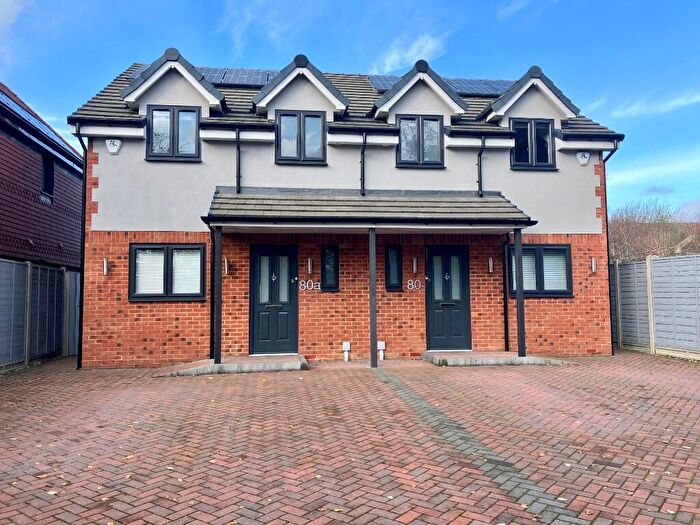 3 Bedroom Semi Detached House To Rent In Oaklands Lane, St. Albans, Hertfordshire, AL4