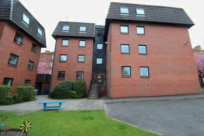 2 Bedroom Flat To Rent In Laurel Place, Glasgow, G11