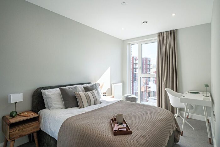 1 Bedroom Flat To Rent In The Lark, Moat Street, SW11