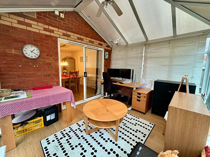 3 Bedroom Detached House For Sale In Flinters Close, Wootton, Northampton, NN4