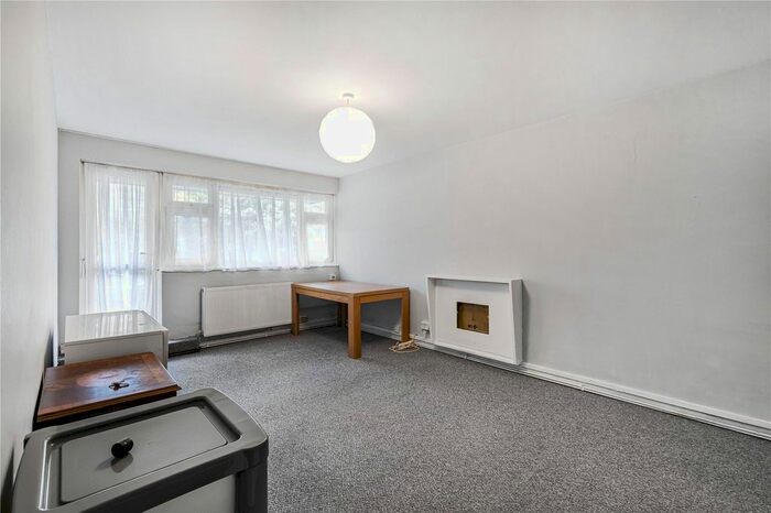 1 Bedroom Flat To Rent In Central Street, London, EC1V