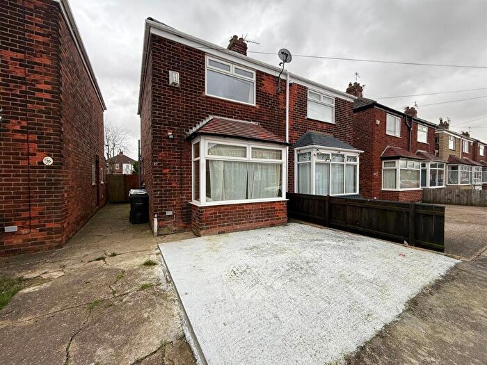 2 Bedroom Semi Detached House To Rent In Oban Avenue, Hull, HU9