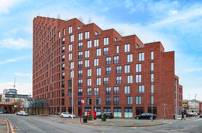 2 Bedroom Apartment For Sale In Springwell Gardens, Whitehall Road, Leeds, LS12