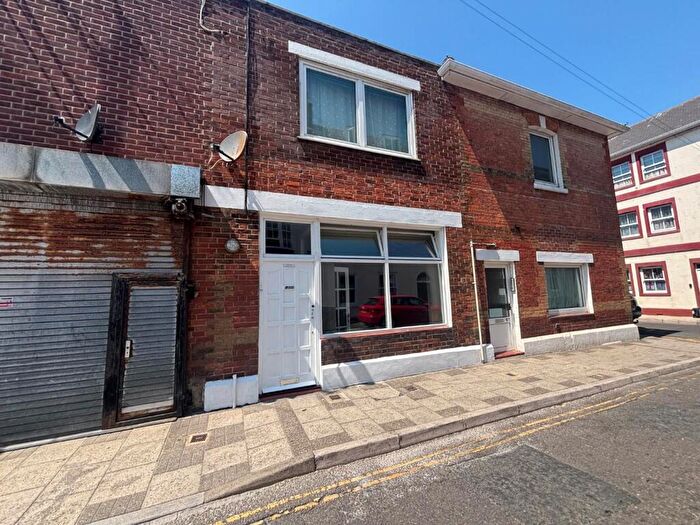 2 Bedroom Flat To Rent In East Street, Weymouth, DT4