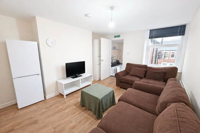 5 Bedroom Maisonette To Rent In Sandringham Road, South Gosforth, Newcastle Upon Tyne, NE3