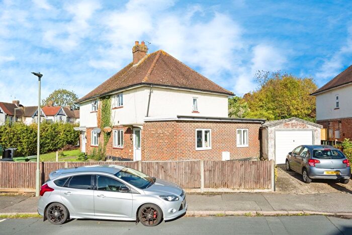 3 Bedroom Semi Detached House For Sale In Fentum Road, Guildford, Surrey, GU2