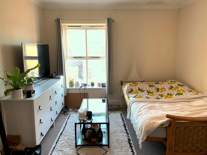 Studio To Rent In London Road, Dunton Green, Sevenoaks TN13