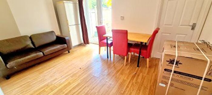 1 Bedroom Flat To Rent In Seacourt Road, Botley, Oxford, OX2