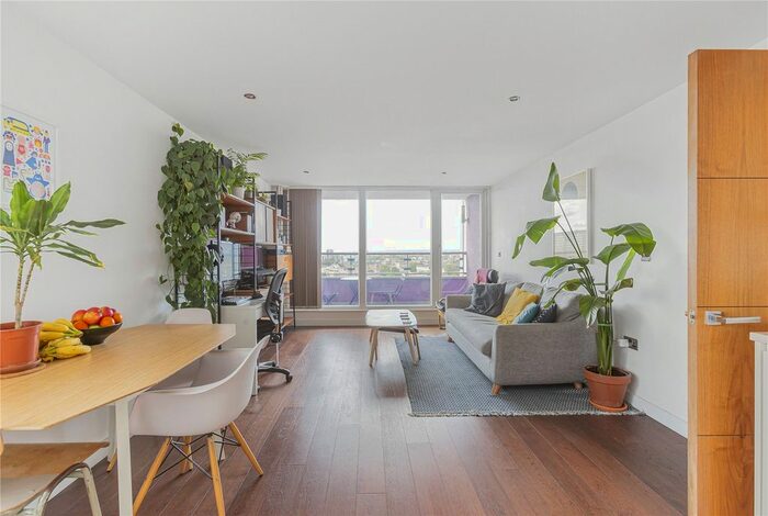 2 Bedroom Flat To Rent In Rainhill Way, London, E3