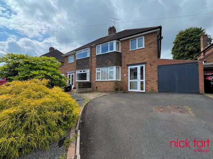 3 Bedroom Semi-Detached House To Rent In Peterdale Drive, Penn, Wolverhampton, WV4