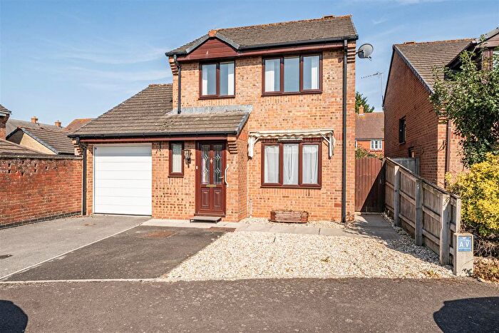 3 Bedroom Detached House For Sale In Home Farm Way, Ilminster, TA19
