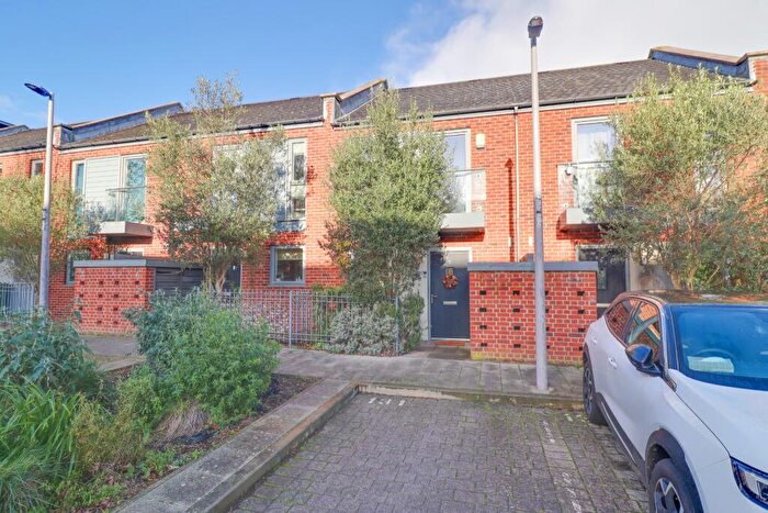 2 Bedroom Terraced House For Sale In Joiners Mews, Woolston, SO19