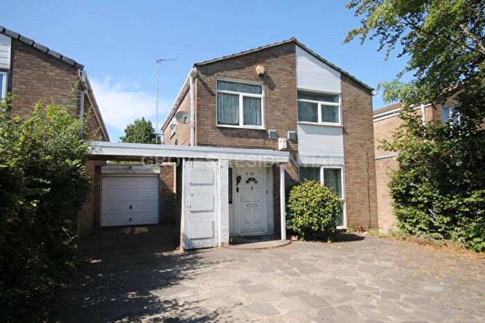 4 Bedroom Detached House For Sale In Malden Way, New Malden, KT3
