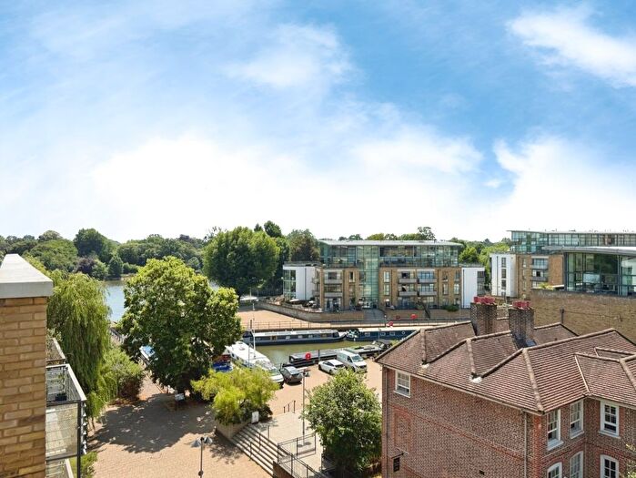 2 Bedroom Flat To Rent In Ferry Lane, Brentford, TW8