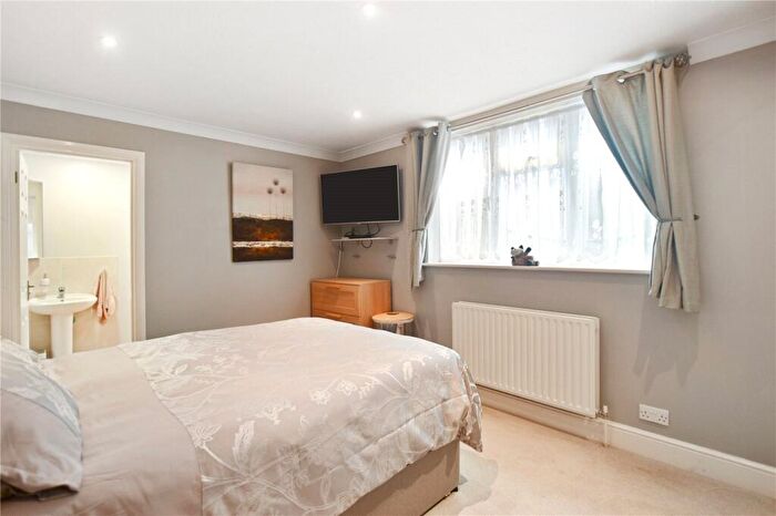 3 Bedroom Bungalow For Sale In Baldwyns Park, Bexley, Kent, DA5