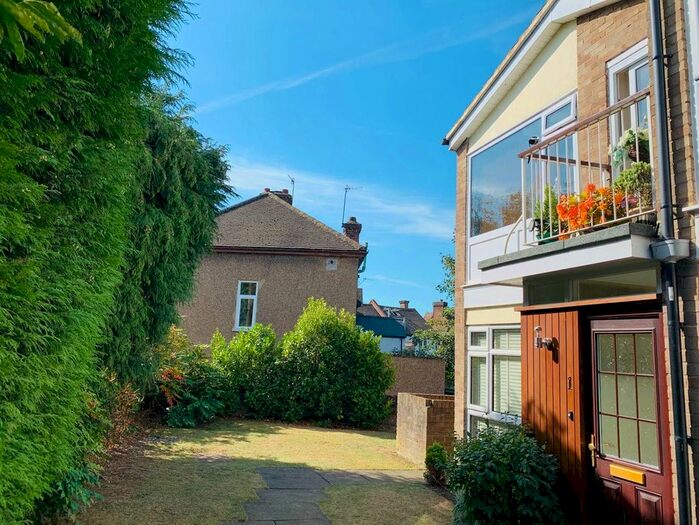 1 Bedroom Flat To Rent In The Larches, Bushey, WD23