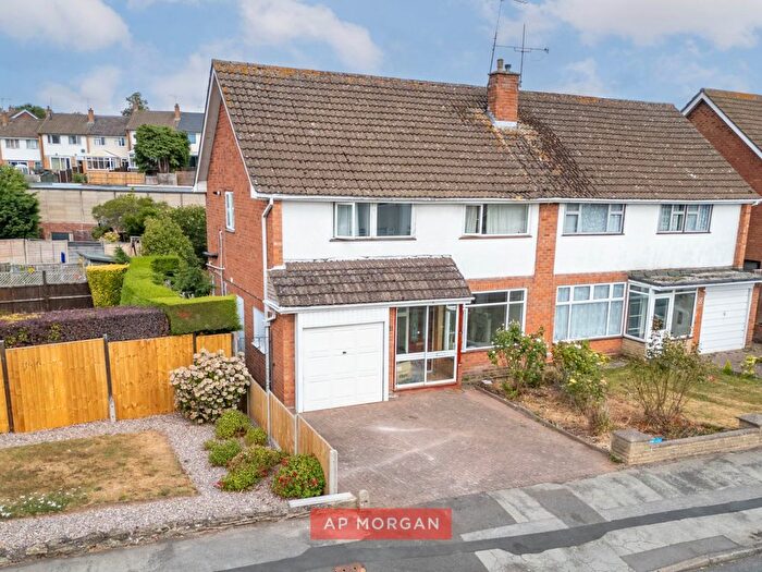 3 Bedroom Semi Detached House For Sale In Wirehill Drive, Redditch, Worcestershire, B98