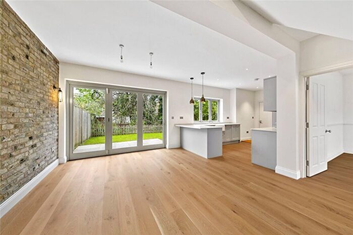 4 Bedroom End Terrace House To Rent In St. Johns Road, Isleworth, TW7