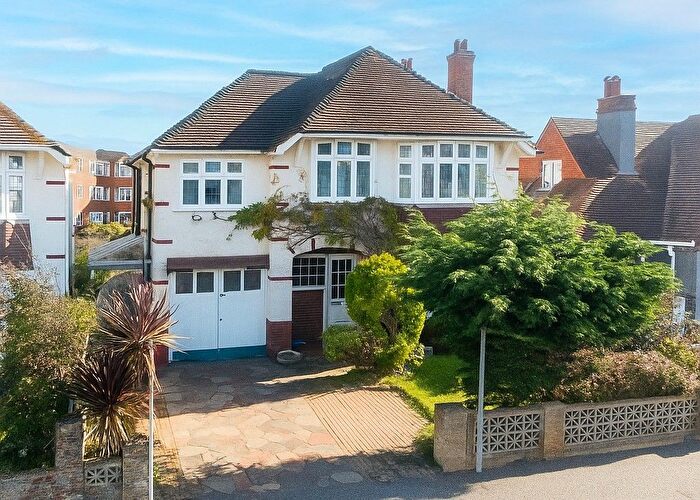5 Bedroom Detached House For Sale In Wallace Avenue, Worthing, BN11