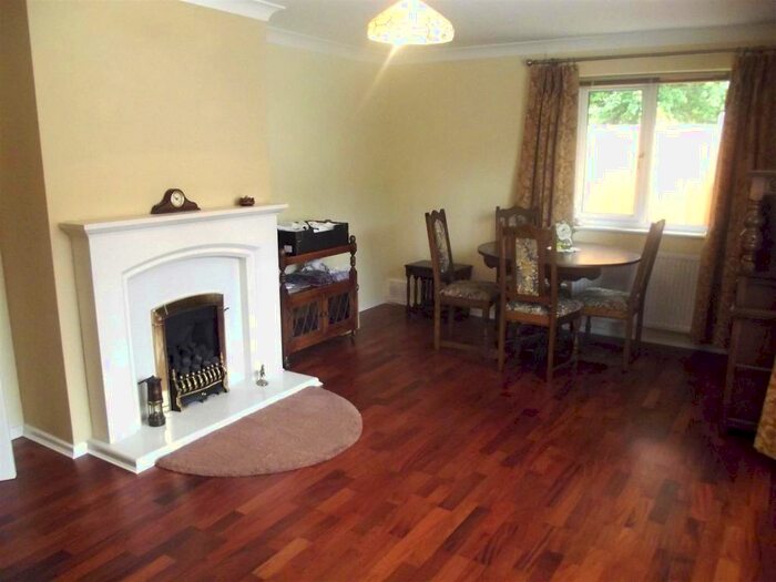 2 Bedroom Bungalow To Rent In Esless Park, Rhostyllen, LL14