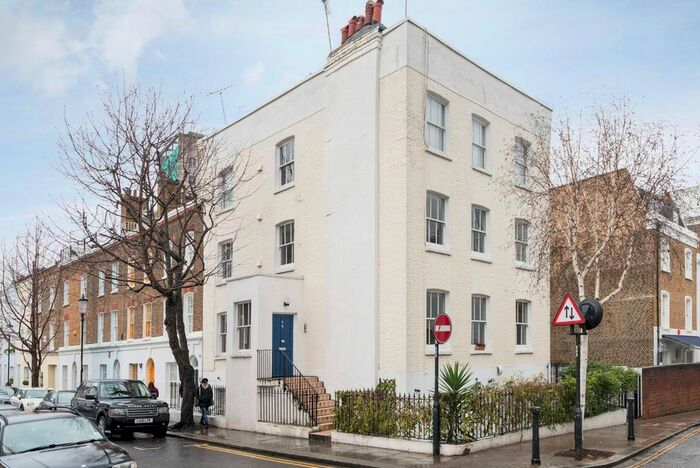 3 Bedroom Flat To Rent In Kensington Place, Kensington, London, W8