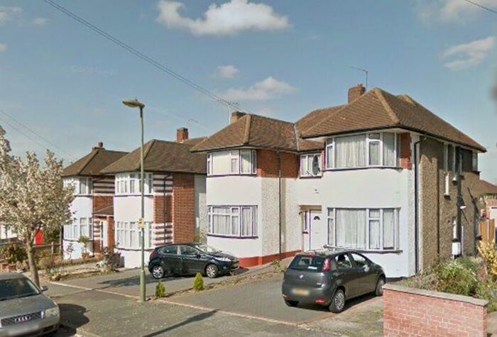 3 Bedroom Semi-Detached House To Rent In Summit Way, Southgate, N14