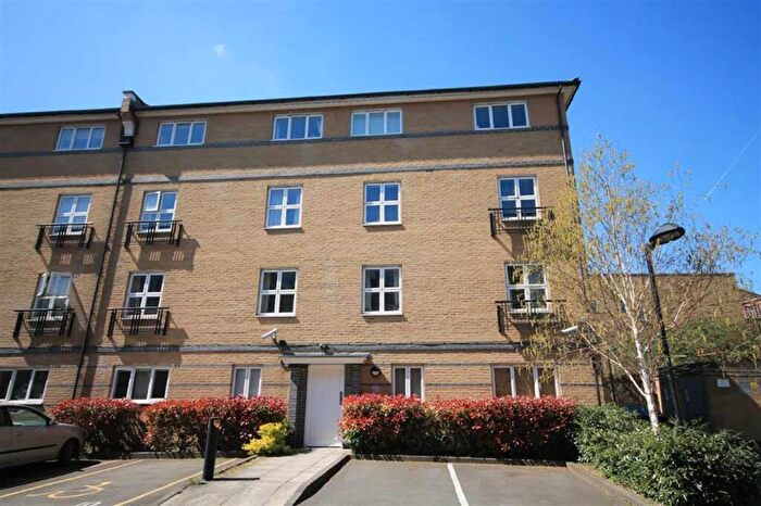 1 Bedroom Flat To Rent In Buckfast Street, Bethnal Green, E2