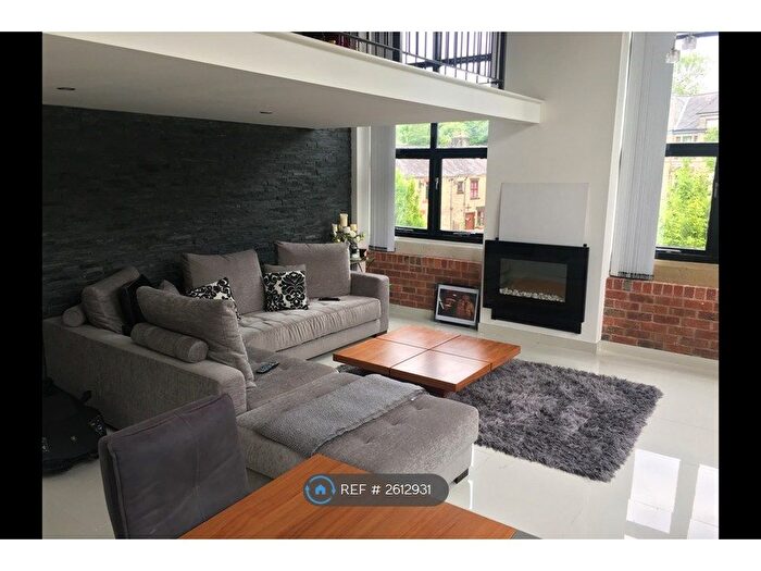 2 Bedroom Flat To Rent In Threadfold Way, Bolton, BL7