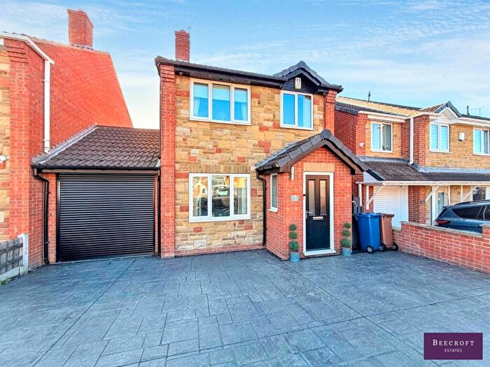 3 Bedroom Detached House For Sale In , Doveside Drive, Darfield, Barnsley, S73