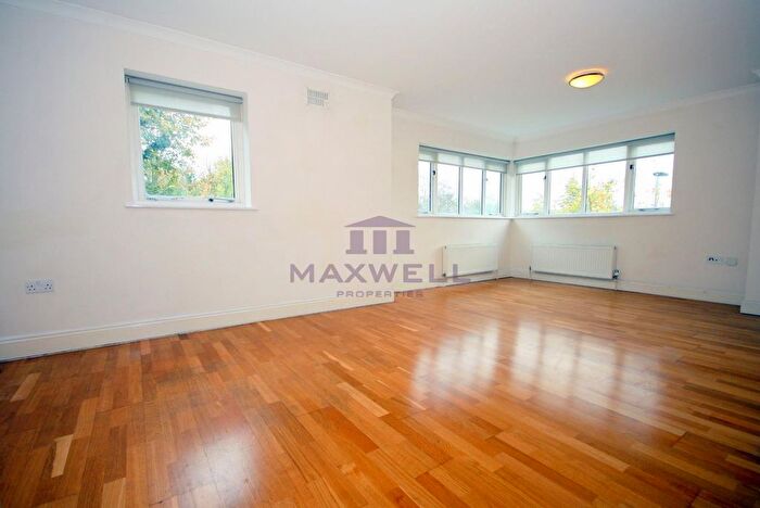 2 Bedroom Flat To Rent In Buckland Rise, Maidstone, ME16