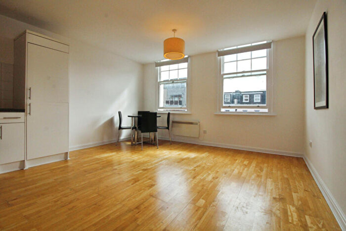 1 Bedroom Apartment To Rent In Commercial Road, Aldgate, London, E1